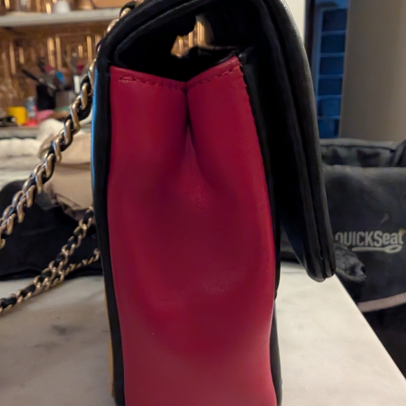 Chanel CC Quilted Leather In Primary Colors - Picture 9 of 10